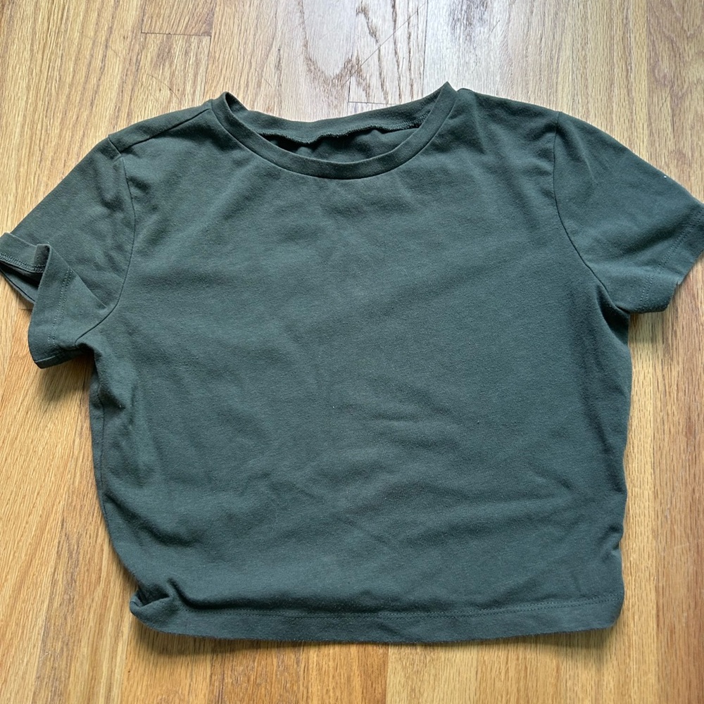 Wild Fable cropped green tee